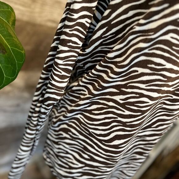 Michael Kors zebra print long sleeve knit top - M - 🙂3/$15 - Picture 3 of 8